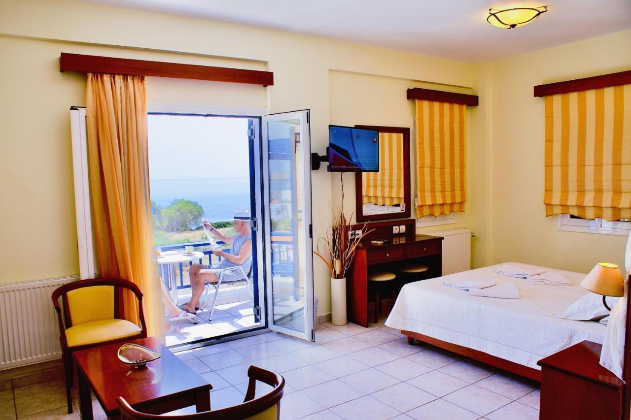 Venardos Hotel Agia Pelagia  エクステリア 写真