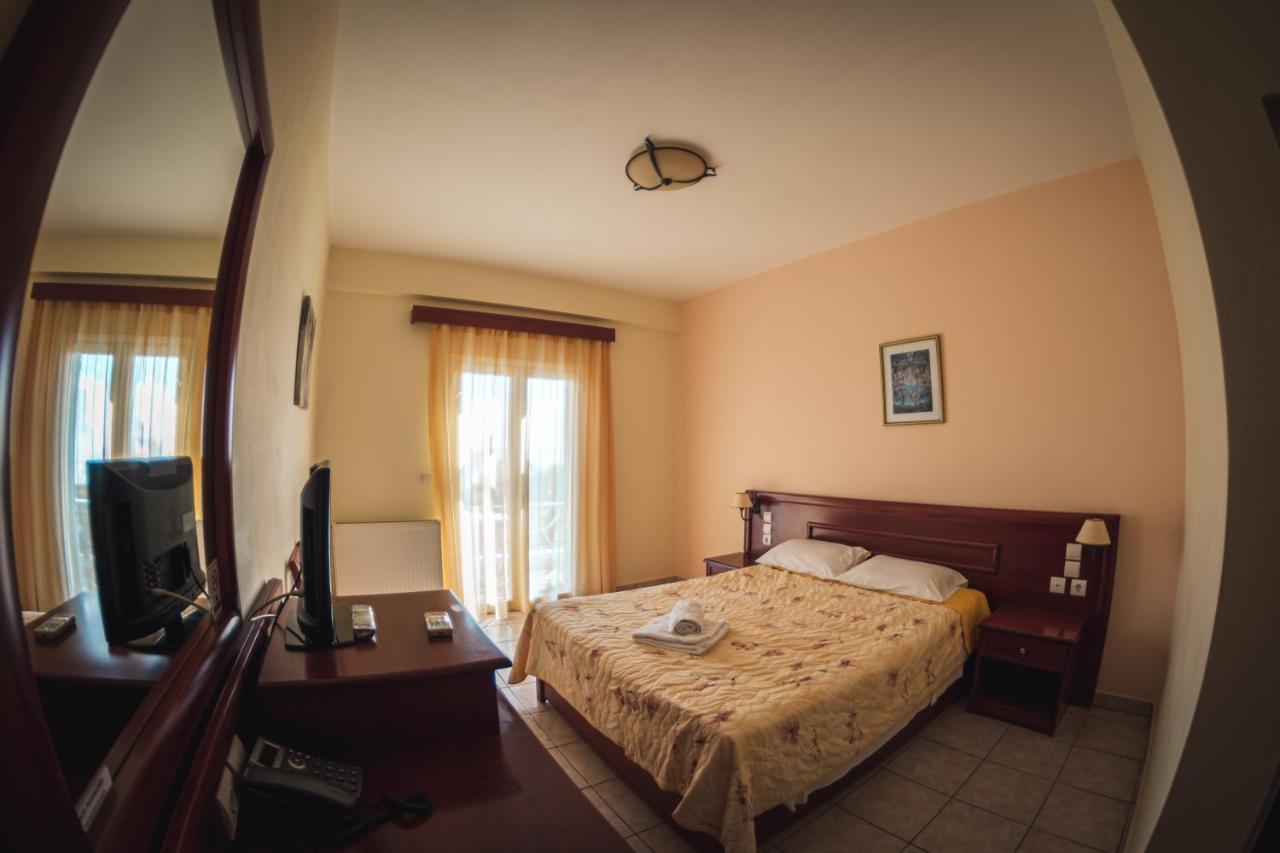 Venardos Hotel Agia Pelagia  エクステリア 写真