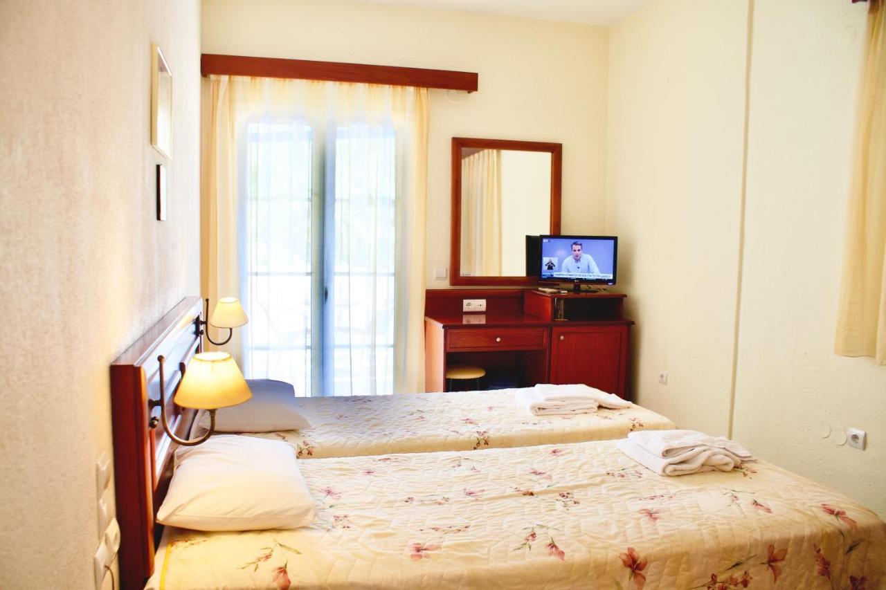 Venardos Hotel Agia Pelagia  エクステリア 写真