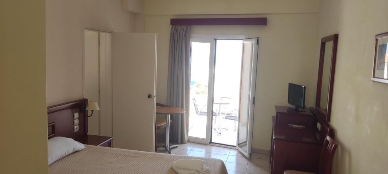 Venardos Hotel Agia Pelagia  エクステリア 写真