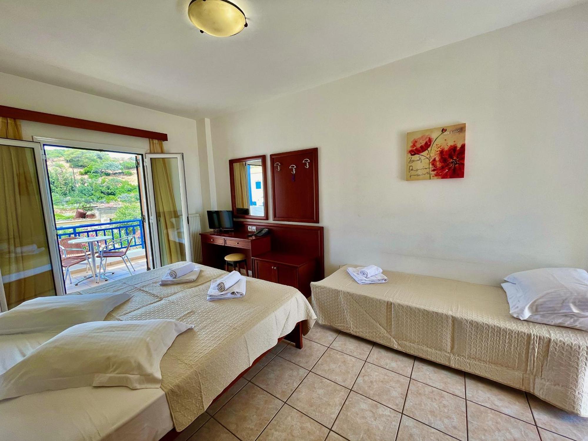 Venardos Hotel Agia Pelagia  エクステリア 写真